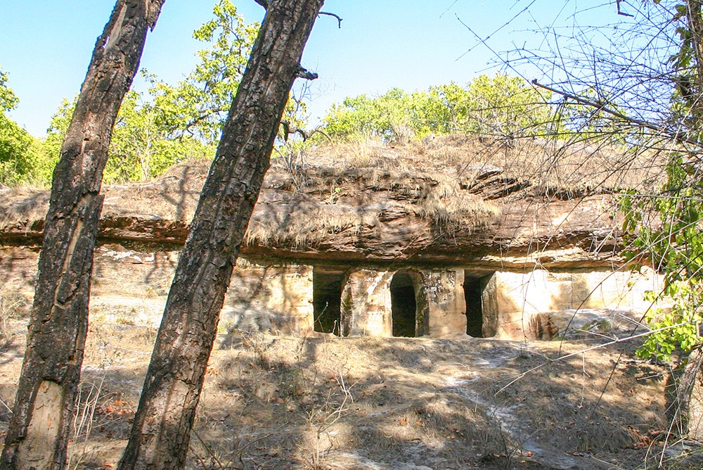 bandhavgarh-caves